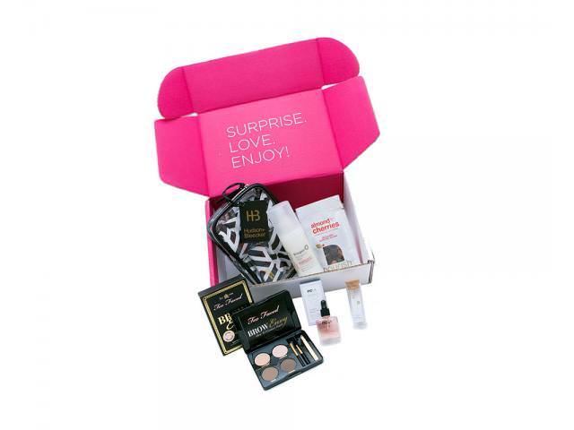 Free Popsugar Highlighter Blush + Eyeshadow!