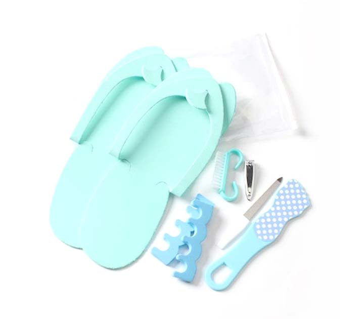 Free Travel Manicure And Pedicure Kit From PinchMe