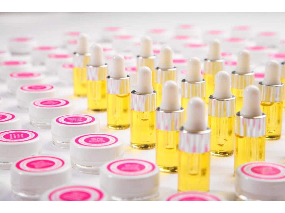 Free Victorialand Beauty Sample Bundle